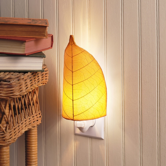 Leaf Nightlight Orange <br>(Item # 623 o)