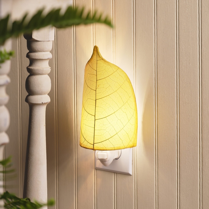 Leaf Nightlight Yellow <br>(Item # 623 y)