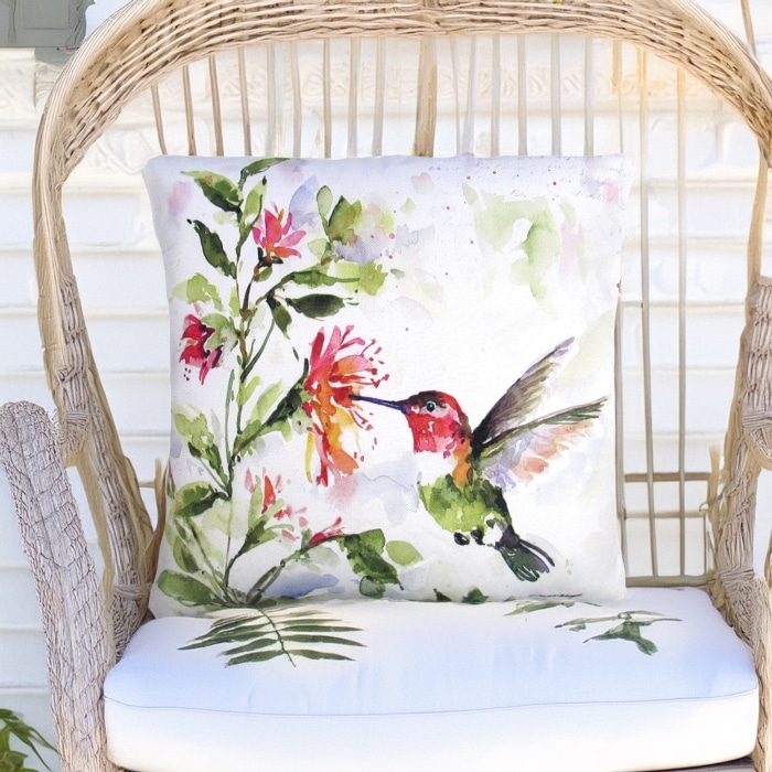 Outdoor Pillow Hummer w/Hanging Plant 2 18x18 <br>(Item # sw306lcs)